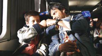 Still from the movie Bajo La Misma Luna.