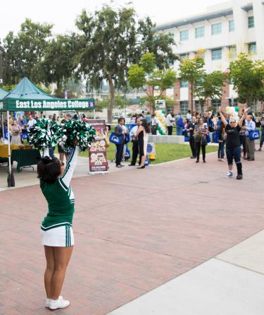 Cheerleaders in Presentation