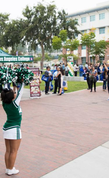 Cheerleaders in Presentation